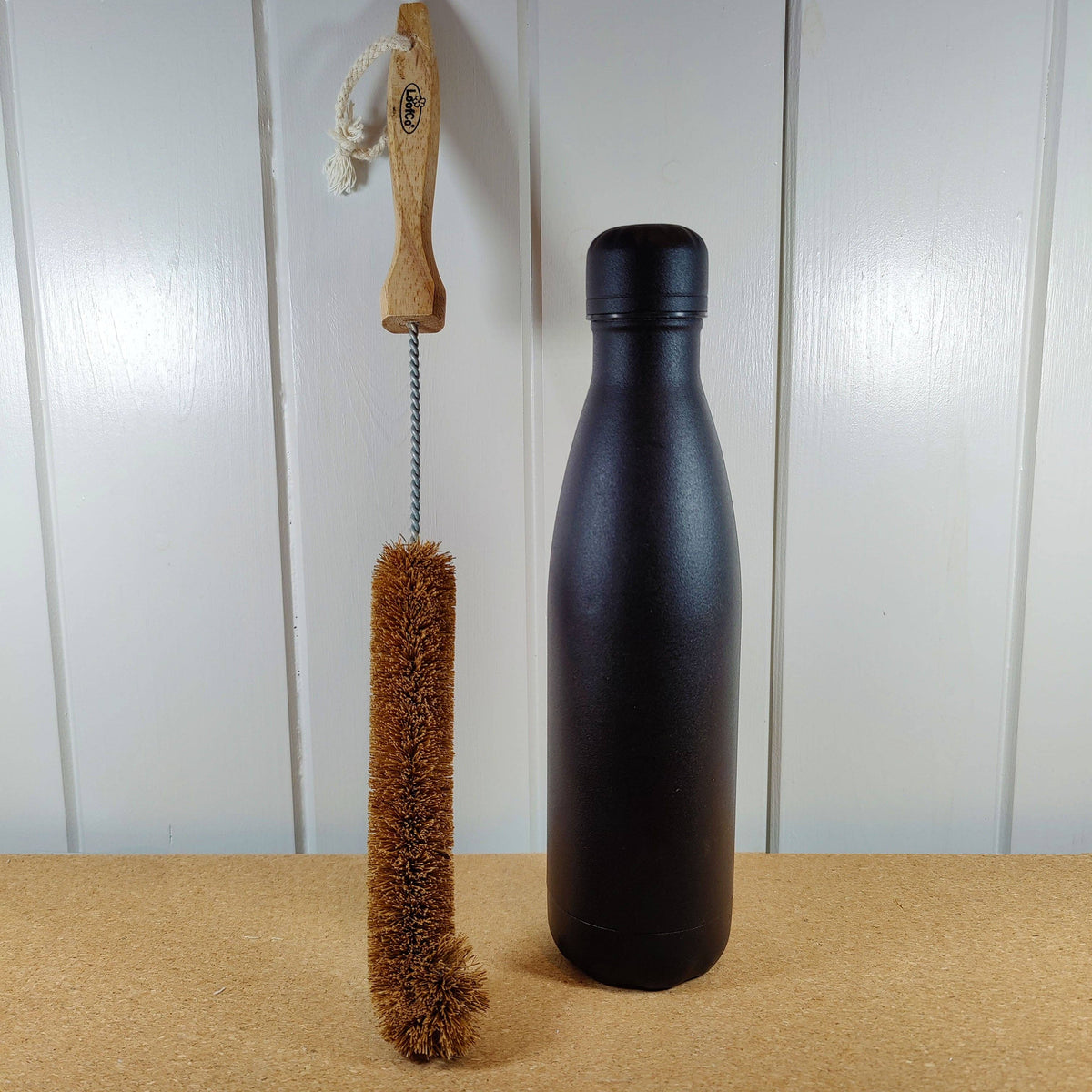 LoofCo Coconut Fibre Water Bottle Brush – 34cm
